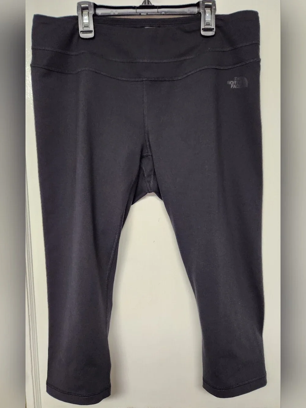 The North Face Womens XL Athletic Leggings Shorts Capri Black Bottoms